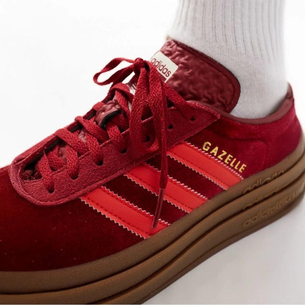 NWT RARE Adidas Originals Gazelle Bold Platform Sneakers Womens Suede Velvet Red